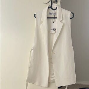 Zara Women's Ivory Sleeveless Vest